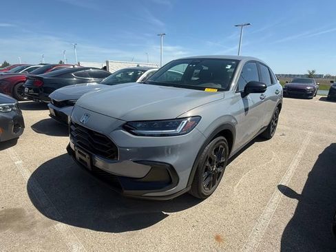 Used 2024 Honda HR-V Sport image 3