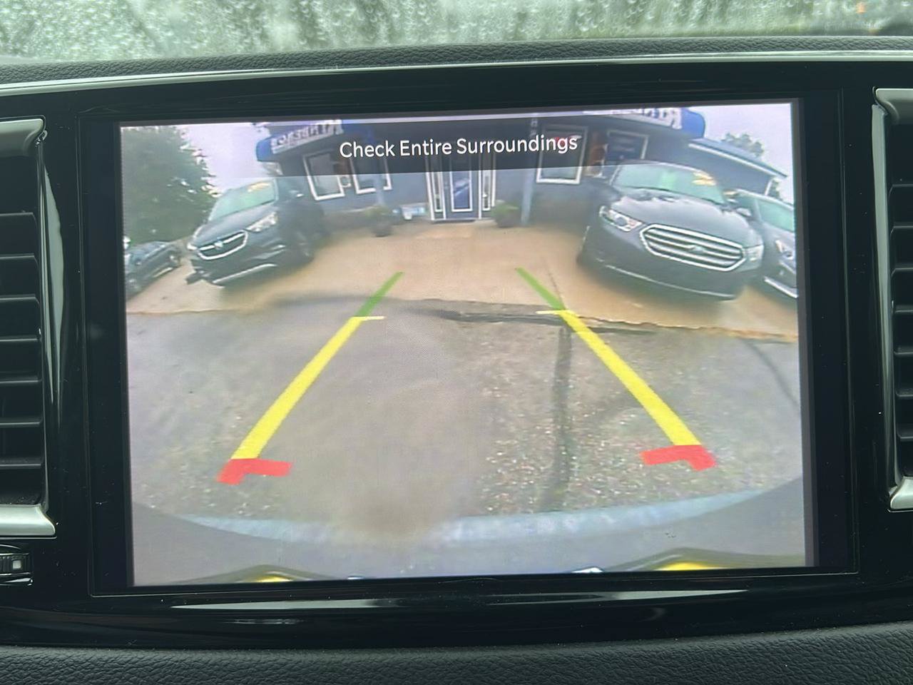 Used 2022 Chrysler Pacifica Touring-L FWD image 14