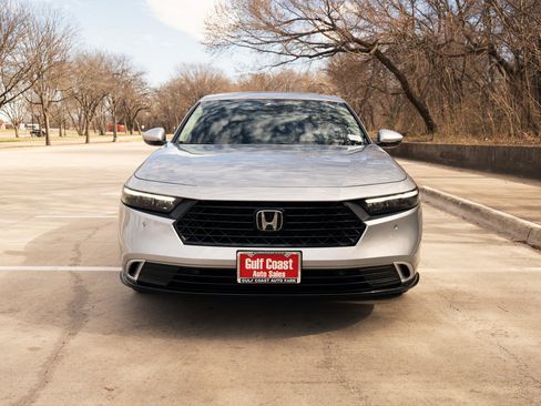 Used 2023 Honda Accord Touring image 3