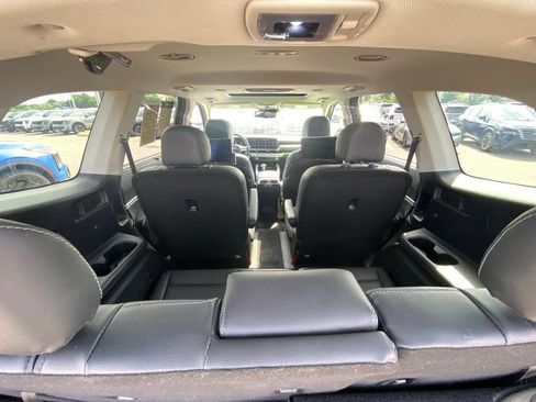 Used 2023 Kia Telluride EX w/ EX Captain's Chair Package FWD image 21