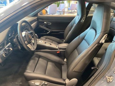 Used 2017 Porsche 911 Carrera image 10