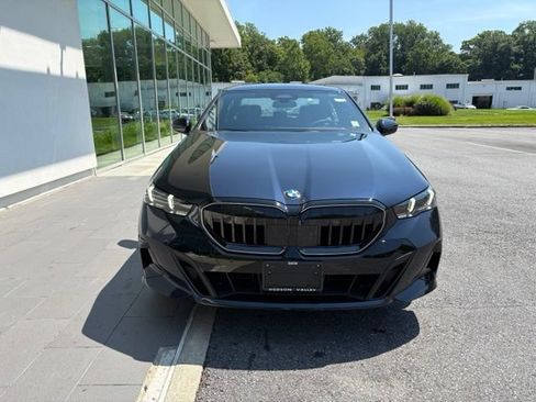 New 2027 BMW 530i xDrive w/ M Sport Package AWD/4WD image 4