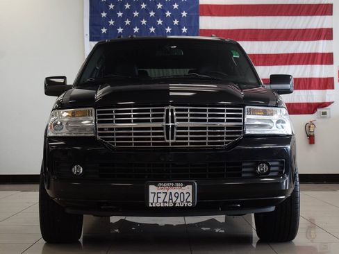 Used 2014 Lincoln Navigator 2WD image 2