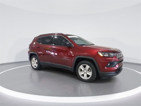 Used 2022 Jeep Compass Latitude w/ Convenience Group image 2