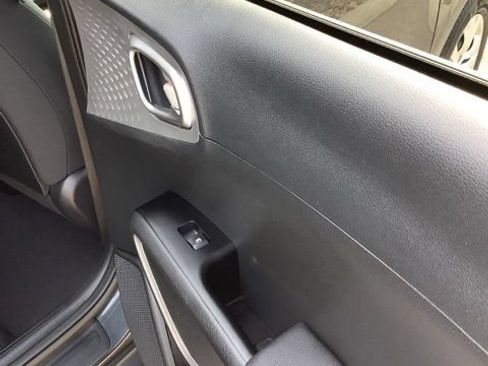 Used 2022 Kia Soul LX FWD image 22