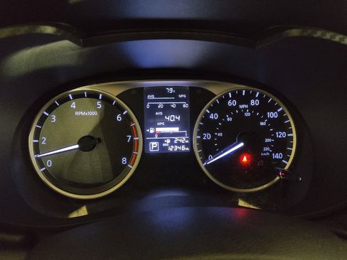 Used 2025 Nissan Versa S w/ Trunk Package FWD image 23