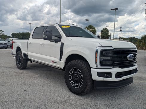 Used 2025 Ford F350 Platinum w/ FX4 Off-Road Package AWD/4WD image 2