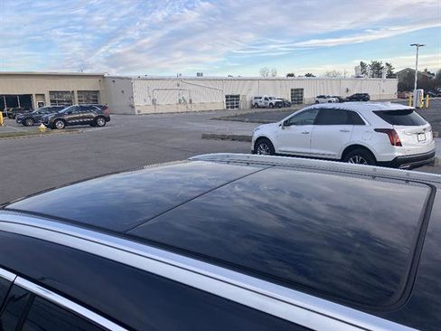 Certified 2022 Cadillac XT5 Premium Luxury image 10