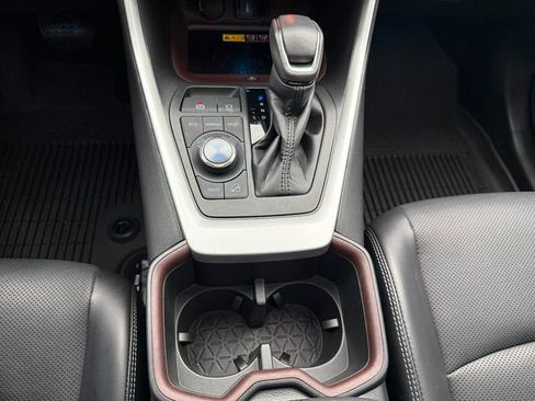 Used 2022 Toyota RAV4 Limited image 21