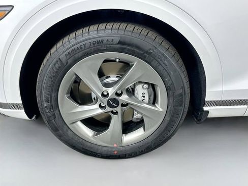 New 2026 Genesis GV70 2.5T Advanced image 23