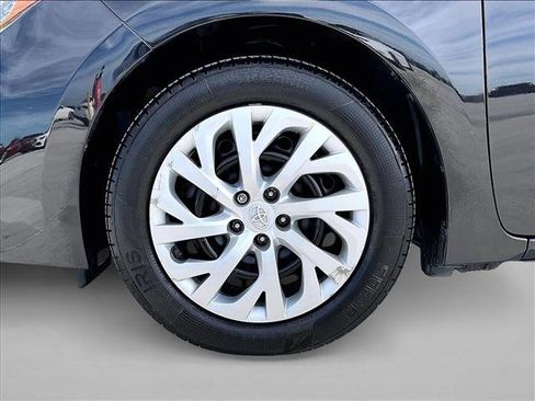 Used 2019 Toyota Corolla LE image 10