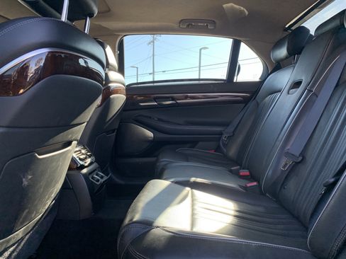 Used 2018 Genesis G90 3.3T Premium image 32