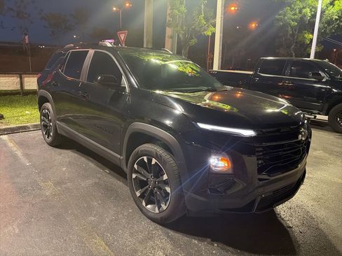 Used 2025 Chevrolet Equinox RS FWD image 3