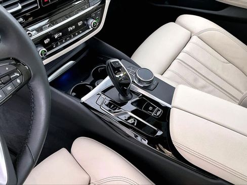 Used 2023 BMW 530e w/ Executive Package image 16