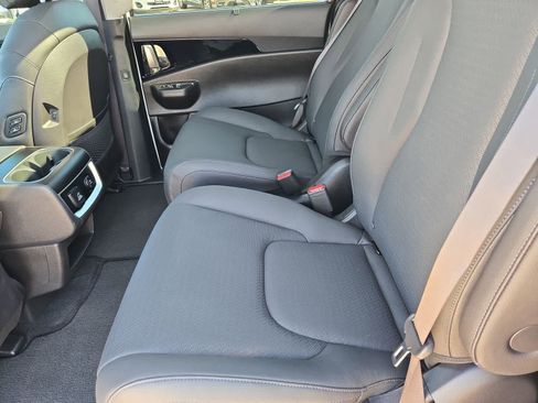 Certified 2026 Kia Carnival SX Prestige image 19