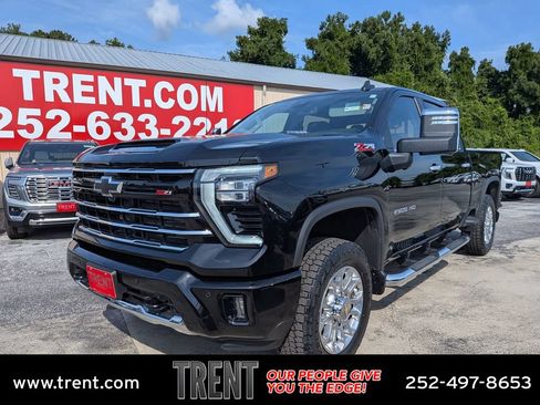 Used 2025 Chevrolet Silverado 2500 LT w/ Z71 Chrome Sport Edition AWD/4WD image 1