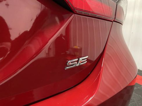 Used 2023 Toyota Camry SE FWD image 14