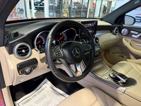Used 2018 Mercedes-Benz GLC 300 4MATIC w/ Multimedia Package image 32