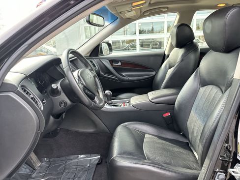 Used 2017 INFINITI QX50 w/ Premium Plus Package image 8