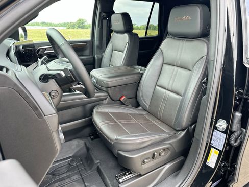 Used 2025 Chevrolet Tahoe High Country w/ Sun And Tow Package AWD/4WD image 11