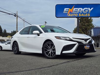 Used 2022 Toyota Camry SE w/ Carpet Mat Package (TMS)
