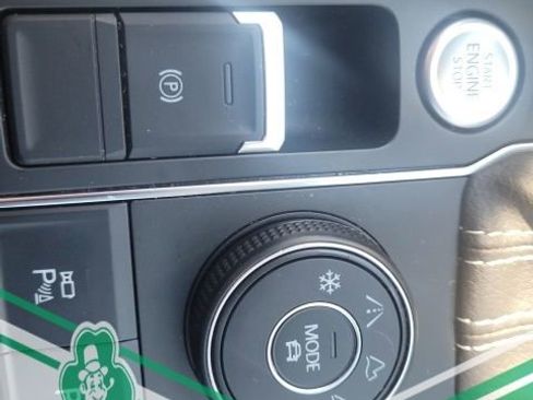 Used 2022 Volkswagen Atlas SEL Premium image 17