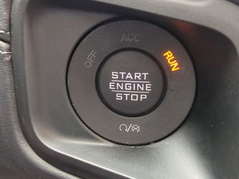 Used 2025 Jeep Wrangler Unlimited Sahara AWD/4WD image 30