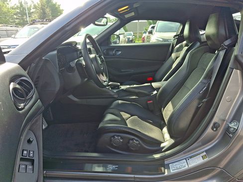 Certified 2024 Nissan Z Performance w/ Floor Mat Package RWD image 12