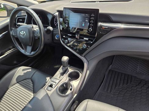 Used 2023 Toyota Camry SE FWD image 11