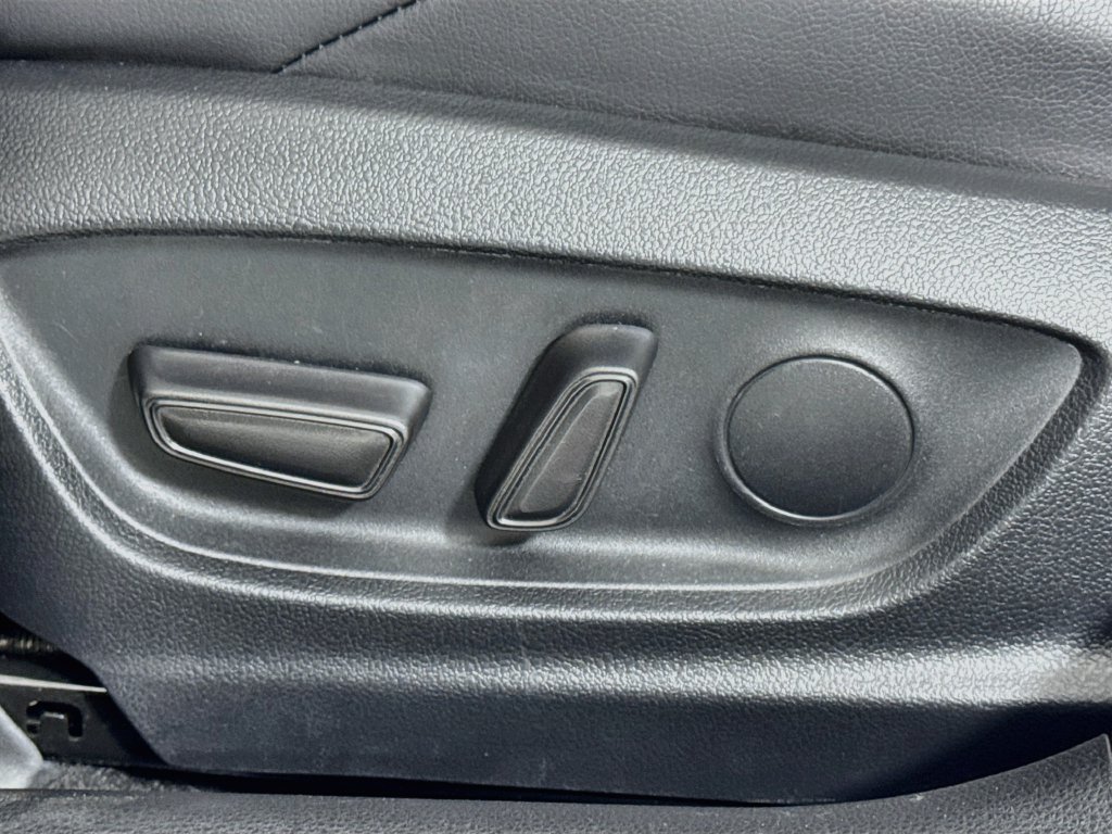 Used 2024 Toyota Corolla XSE FWD image 17