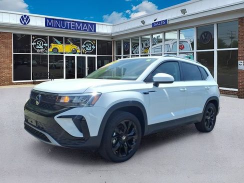 Certified 2023 Volkswagen Taos SE w/ Black Wheel Package AWD/4WD image 1