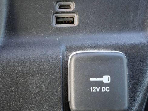 Used 2023 RAM ProMaster 2500 FWD image 22