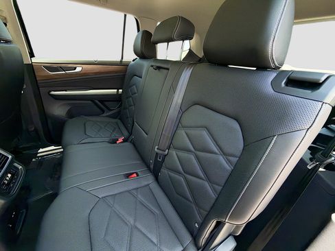 New 2026 Volkswagen Atlas SE FWD image 20
