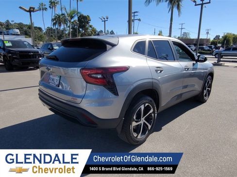 Certified 2024 Chevrolet Trax RS w/ Driver Confidence Package image 8