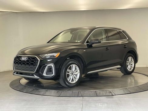 Certified 2023 Audi Q5 2.0T Premium w/ Convenience Package AWD/4WD image 1