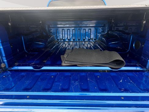 Used 2024 Nissan Frontier SV image 32