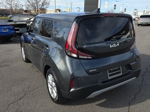 Certified 2023 Kia Soul S image 3
