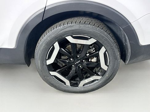 Used 2025 Kia Telluride S FWD image 11