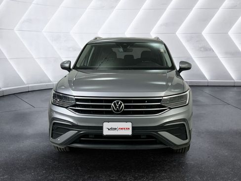 Used 2023 Volkswagen Tiguan SE FWD image 2