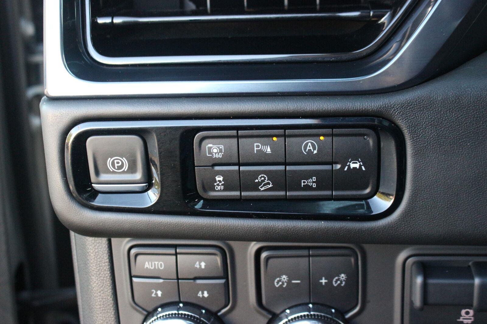 Used 2025 GMC Yukon AT4 Ultimate AWD/4WD image 33