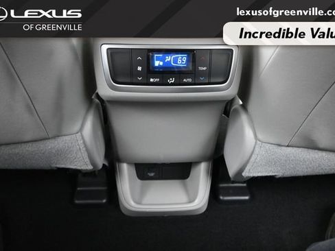 Used 2019 Toyota Highlander XLE AWD/4WD image 25