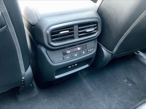 Used 2024 Honda Pilot Touring image 10