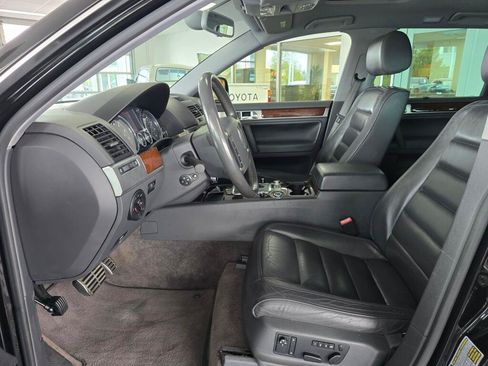 Used 2004 Volkswagen Touareg V8 AWD/4WD image 18