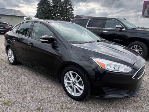 Used 2015 Ford Focus SE FWD image 3