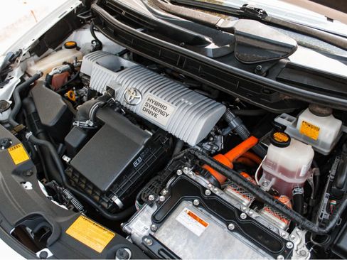 Used 2012 Toyota Prius Two FWD image 27