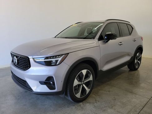 Certified 2026 Volvo XC40 B5 Plus AWD/4WD image 34
