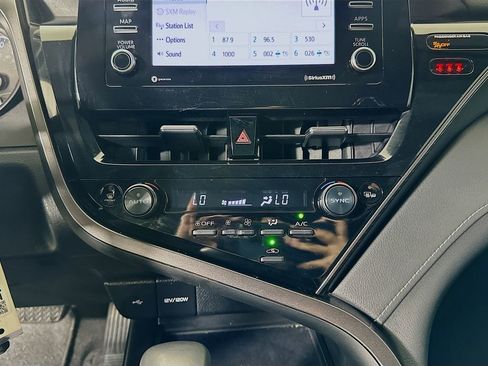 Used 2024 Toyota Camry SE image 15