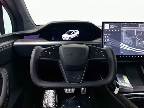 Used 2022 Tesla Model X image 36