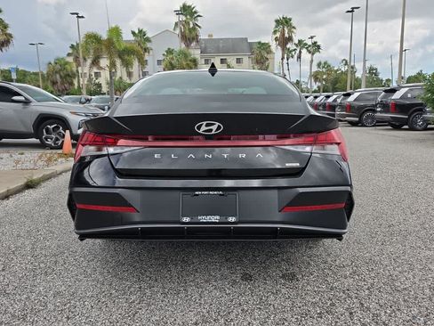 New 2026 Hyundai Elantra Limited FWD image 6