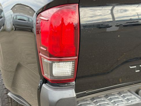 Used 2019 Toyota Tacoma SR RWD image 18